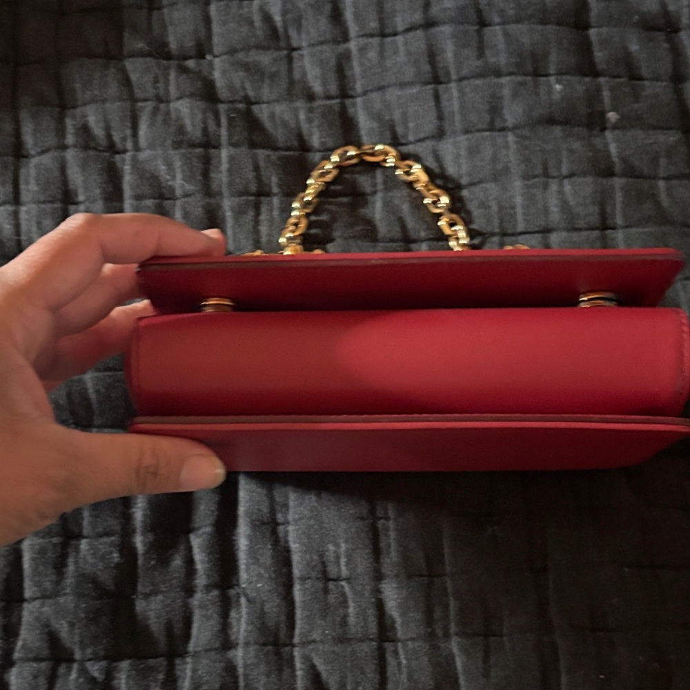Dolce & Gabbana Elegant Red Designer Shoulder Bag - Picture 2 of 6